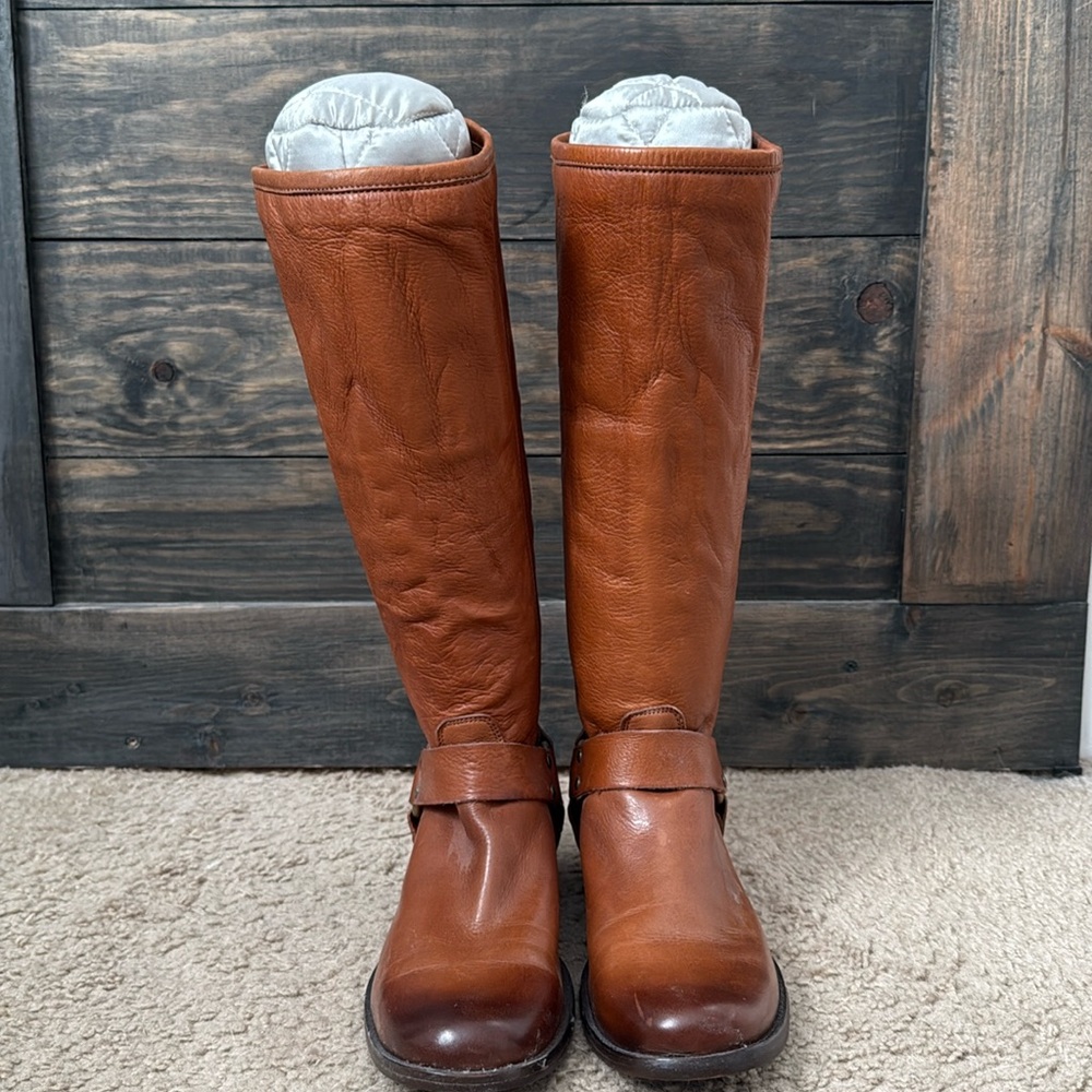 Frye Phillip Harness Boot cognac